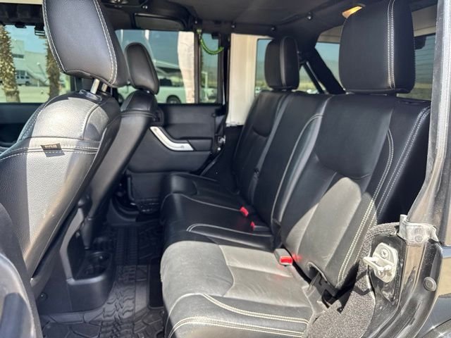 2015 Jeep Wrangler Unlimited Sahara - Photo 10