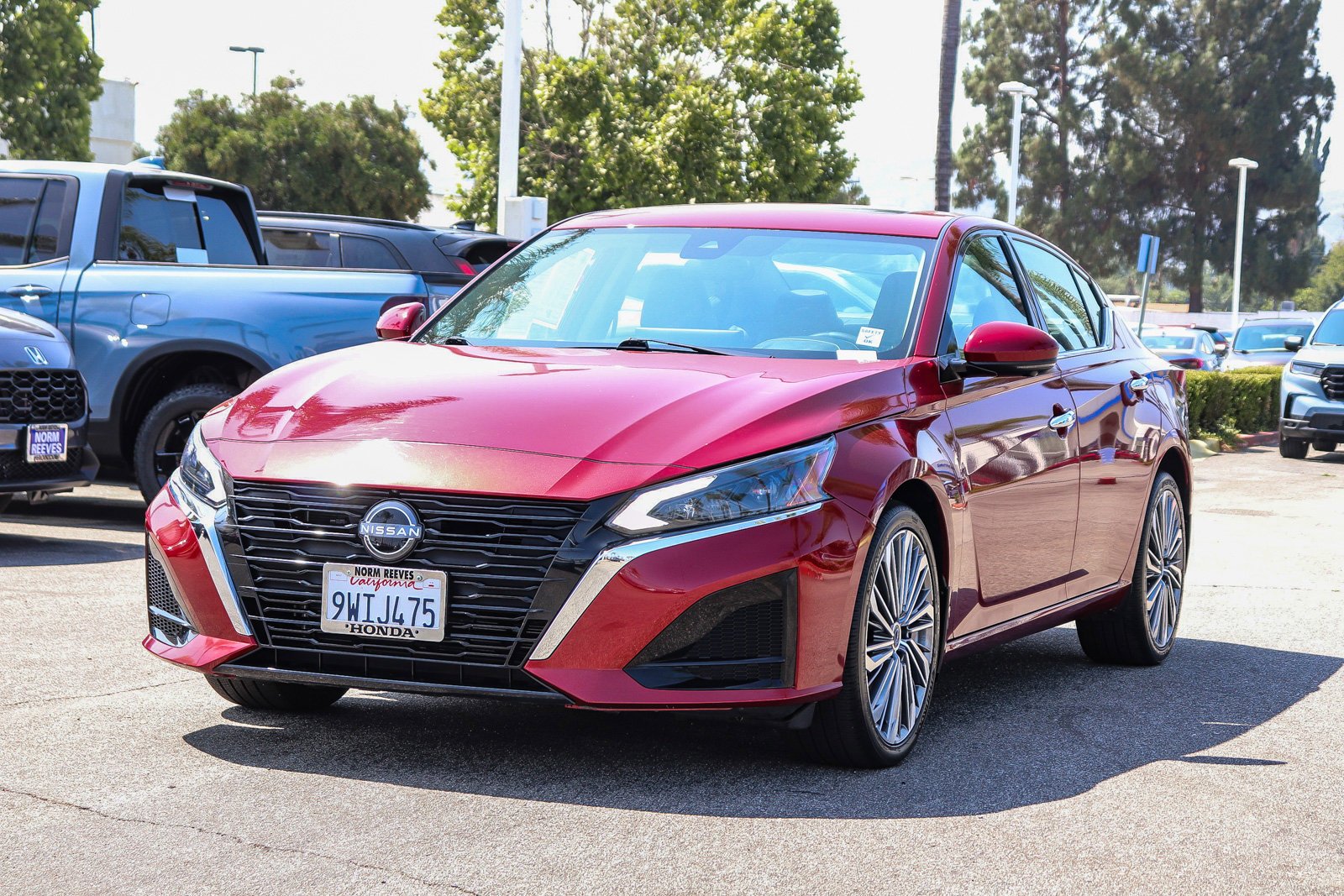 Used 2023 Scarlet Ember Tintcoat Nissan 2.5 SL image 3