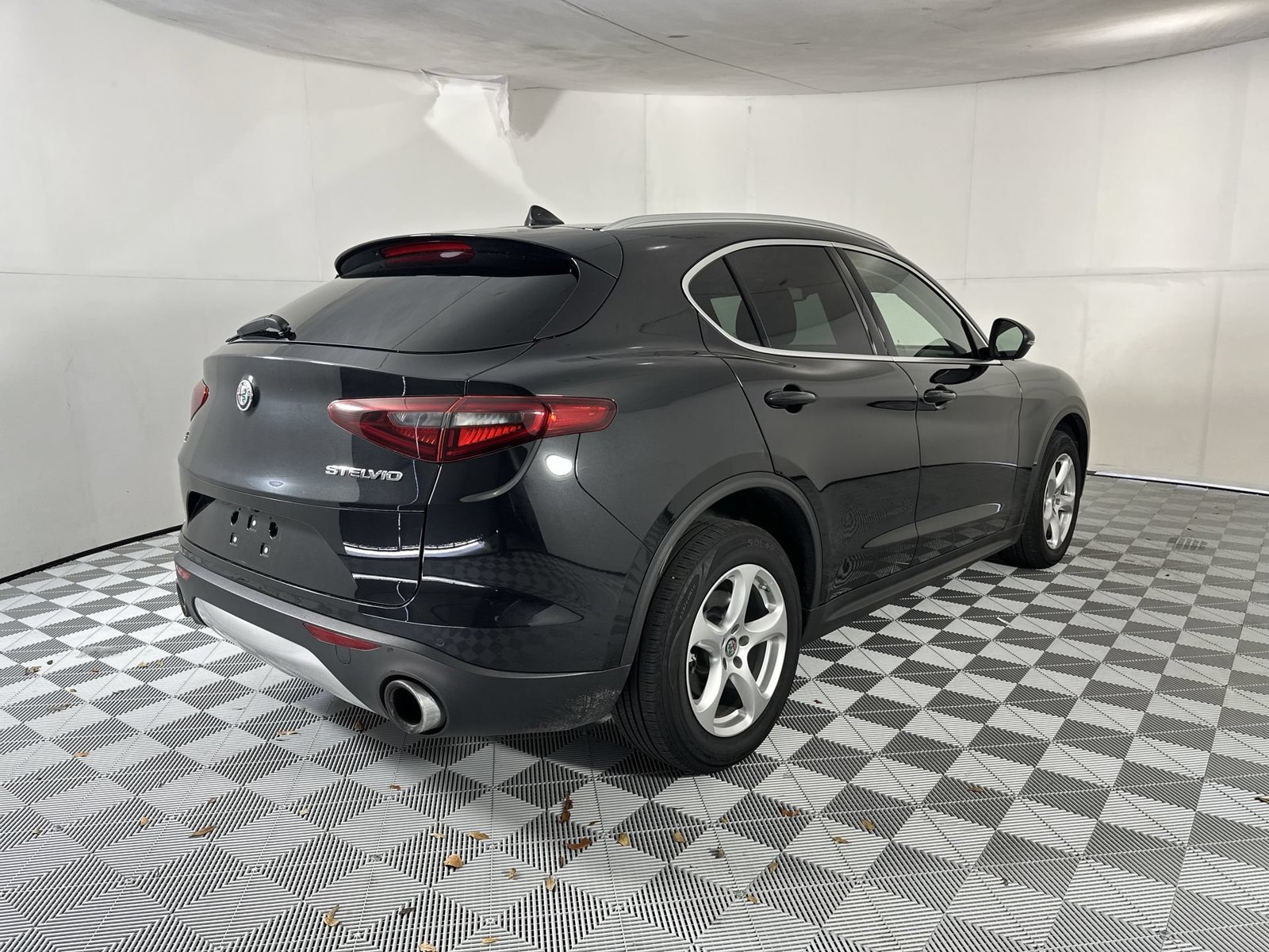 Used 2020 Black Alfa Romeo Base image 8