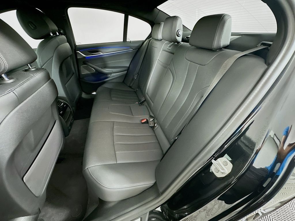 Used 2021 Black Sapphire Metallic BMW 540i image 25