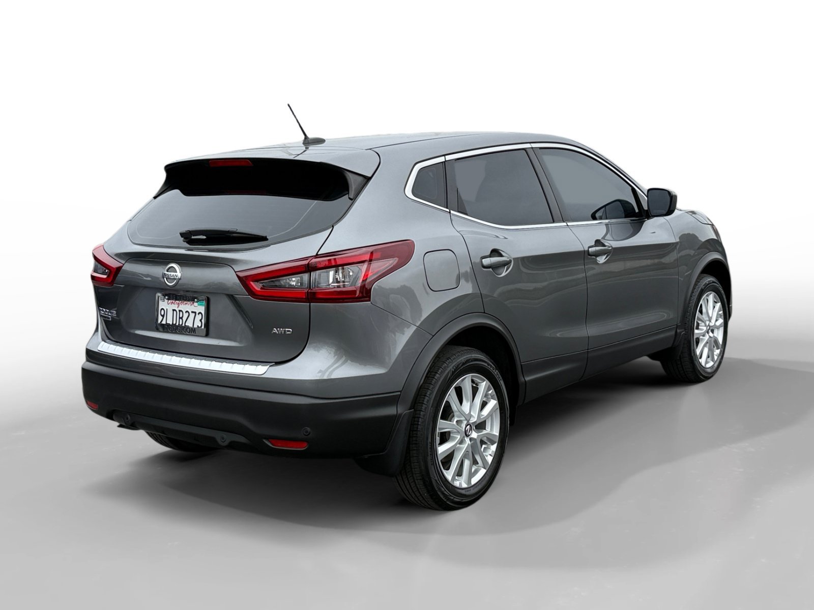 Used 2021 Gun Metallic Nissan S image 5