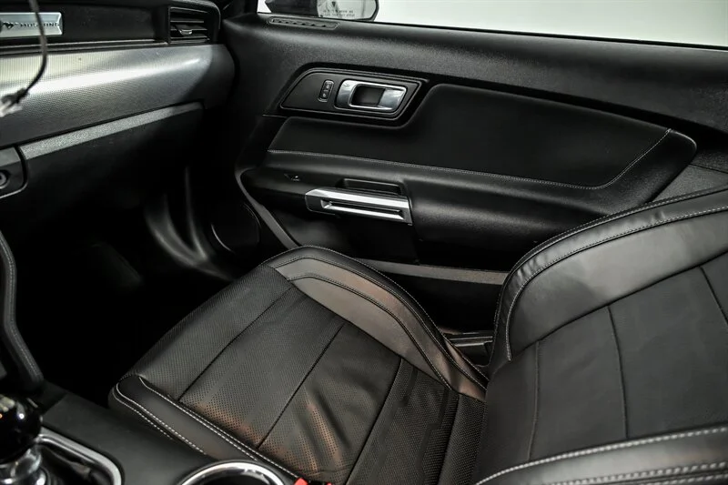 Used 2018 Shadow Black Ford GT Premium image 30