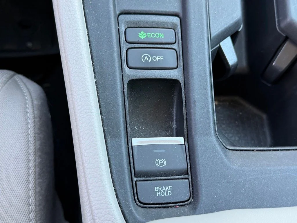 Used 2023 White Honda EX image 27