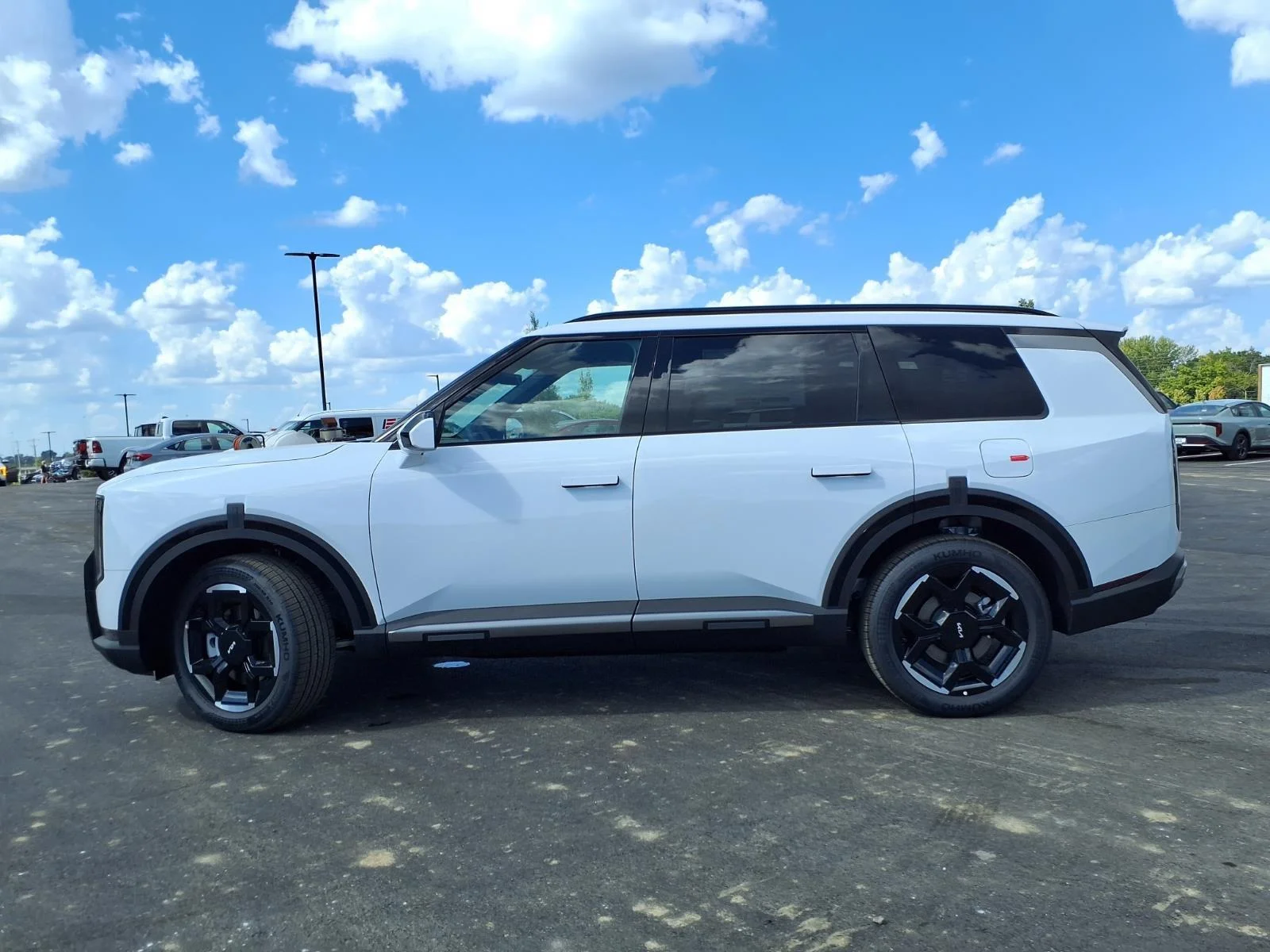 New 2027 Glacial White Pearl Kia EX image 18