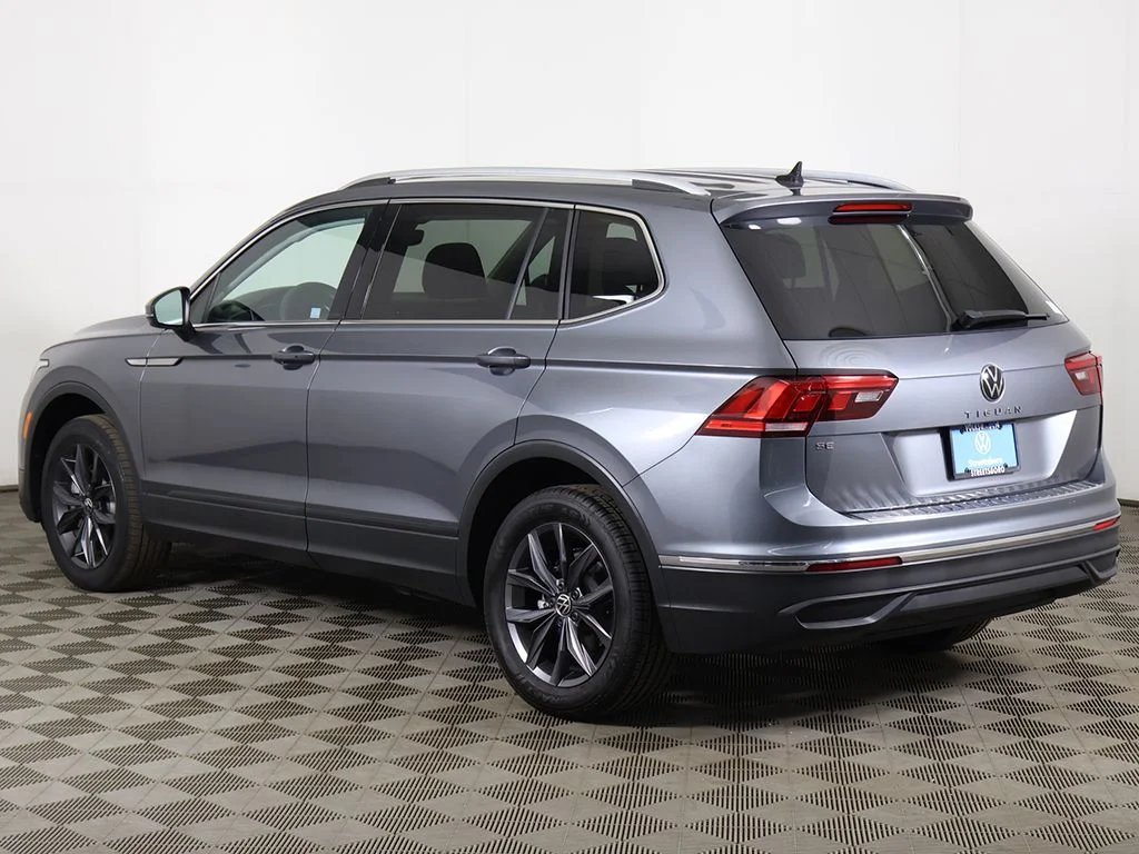 Used 2023 Platinum Gray Metallic Volkswagen 2.0T SE image 10