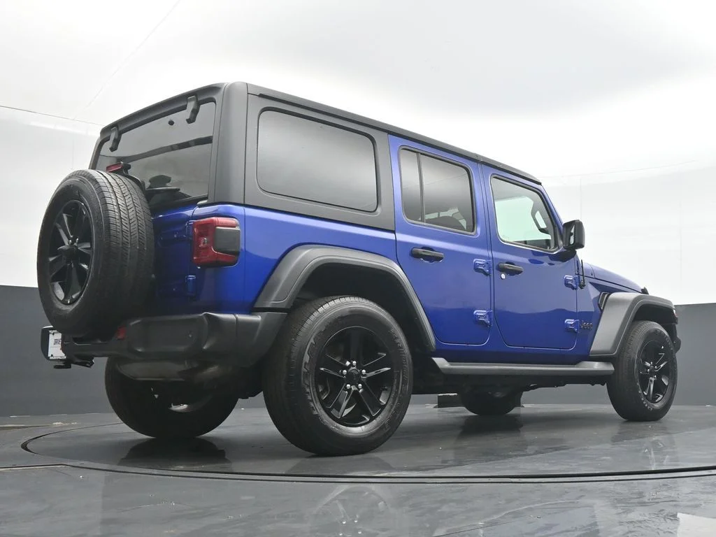 Used 2020 Blue Jeep Unlimited Sport Altitude image 30