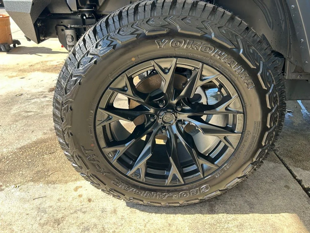 New 2026 Granite Crystal Metallic Clear-Coat Exterior Paint Jeep Sport image 28