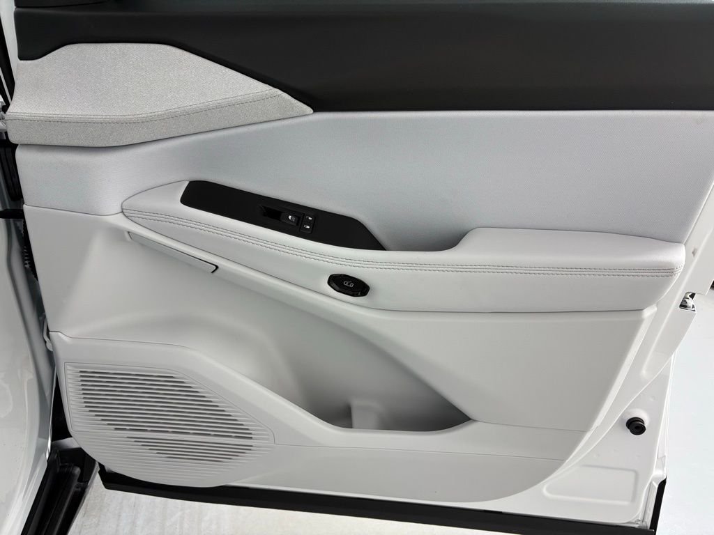 New 2026 Bright White Clearcoat Jeep Laredo image 40