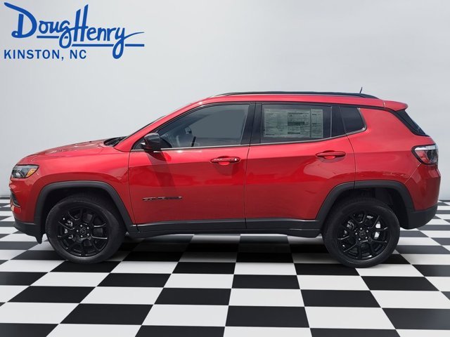 New 2026 Red Hot Pearl-Coat Exterior Paint Jeep Latitude Altitude image 2