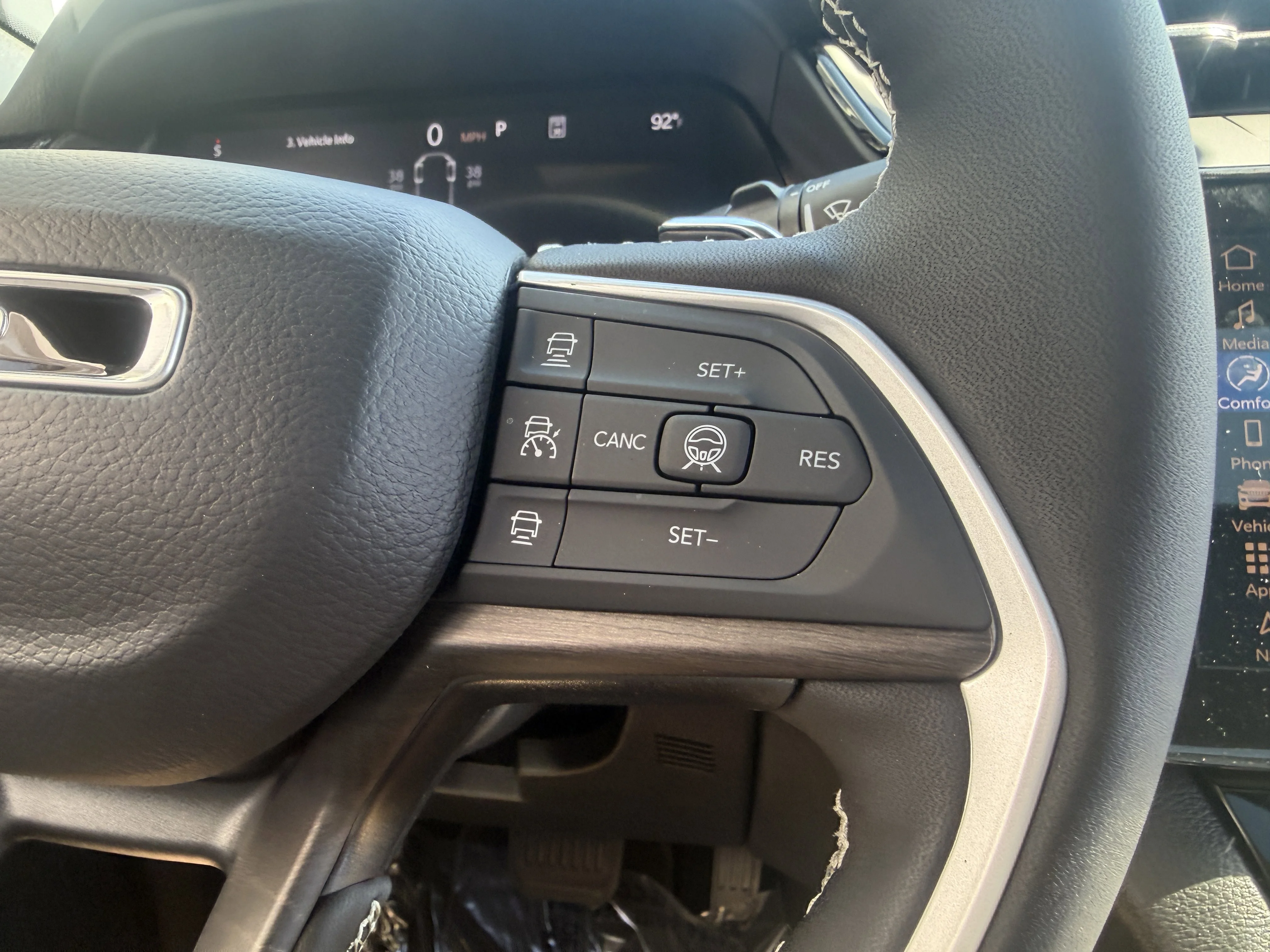 New 2026 Bright White Clear-Coat Exterior Paint Jeep Altitude image 37