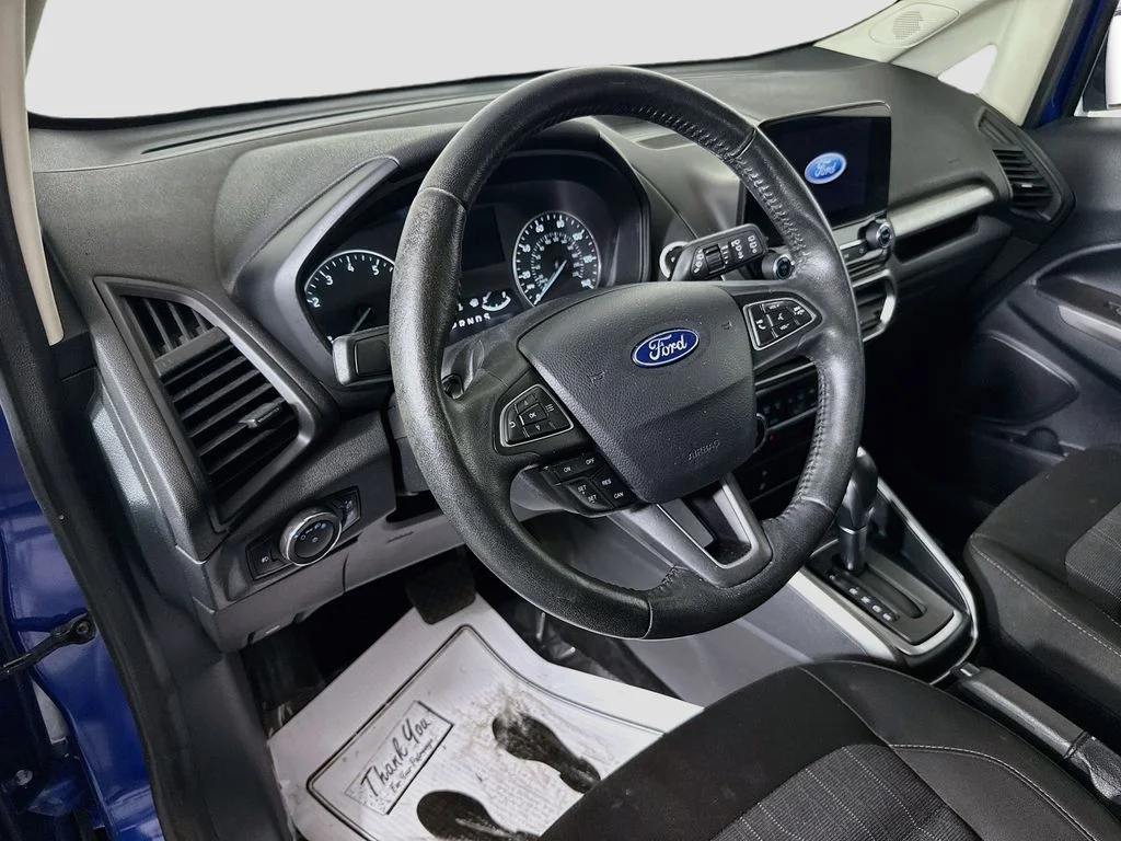 Used 2018 Blue Ford SE image 9