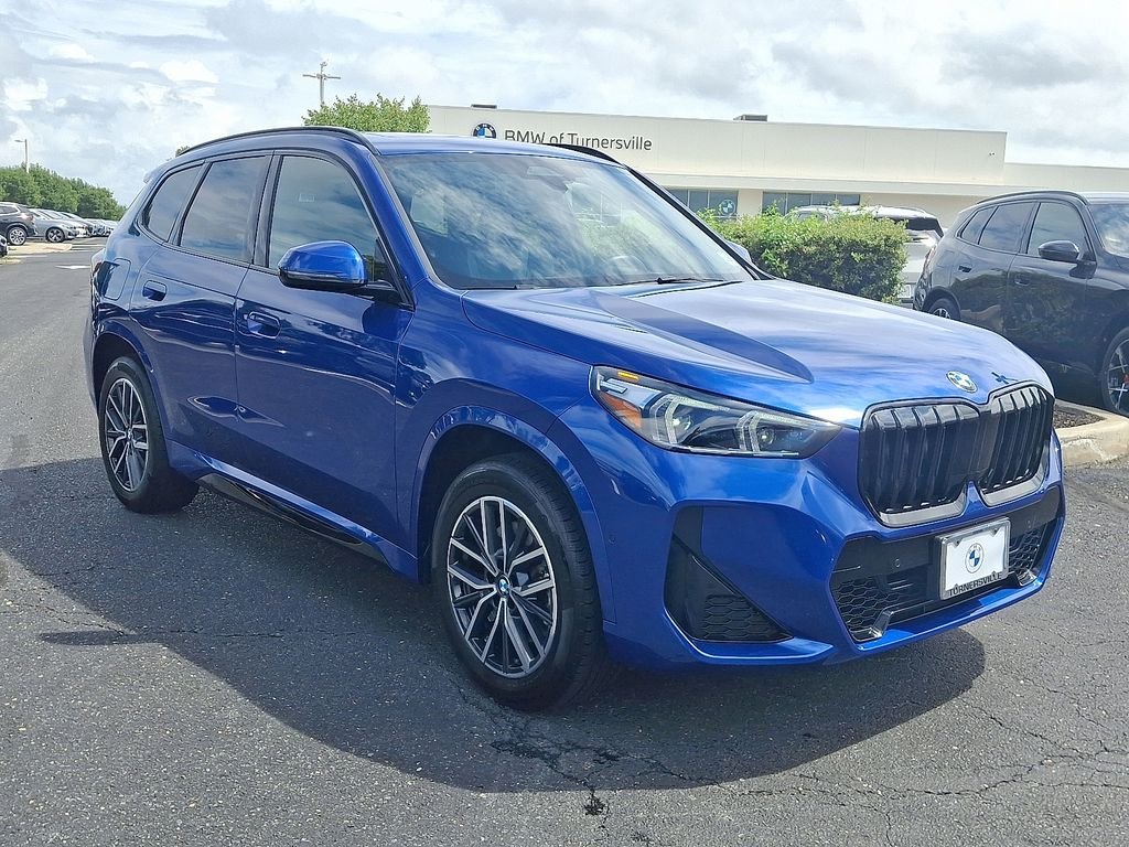 Certified Used 2026 Portimao Blue Metallic BMW xDrive28i image 3