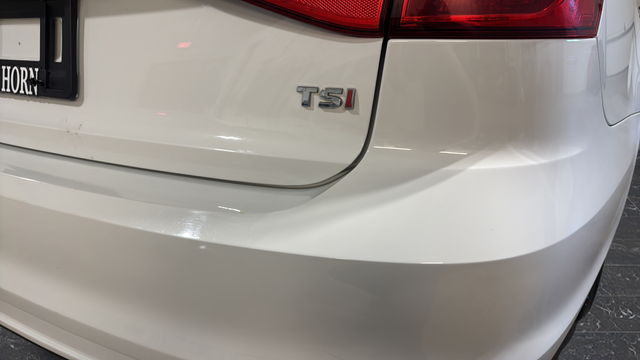 Used 2015 Pure White Volkswagen 1.8T SE image 32
