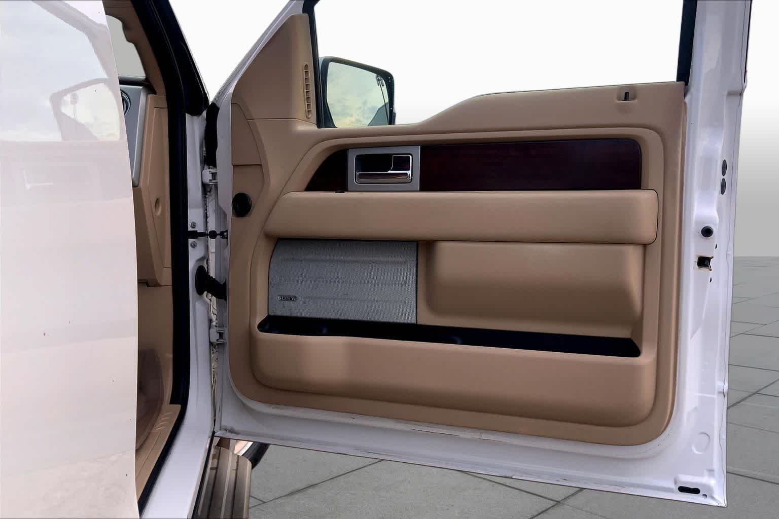 Used 2013 White Platinum Tri-Coat Metallic Ford King Ranch image 22