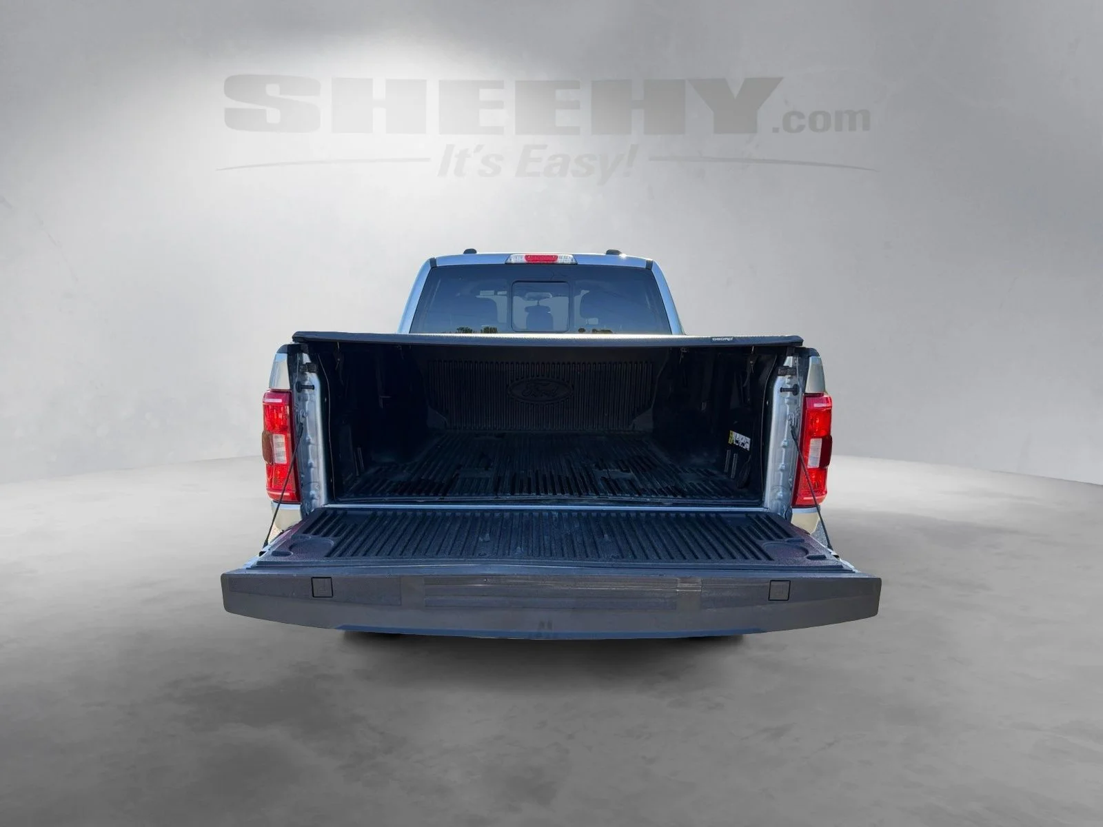 Certified Used 2022 Iconic Silver Metallic Ford XLT image 24