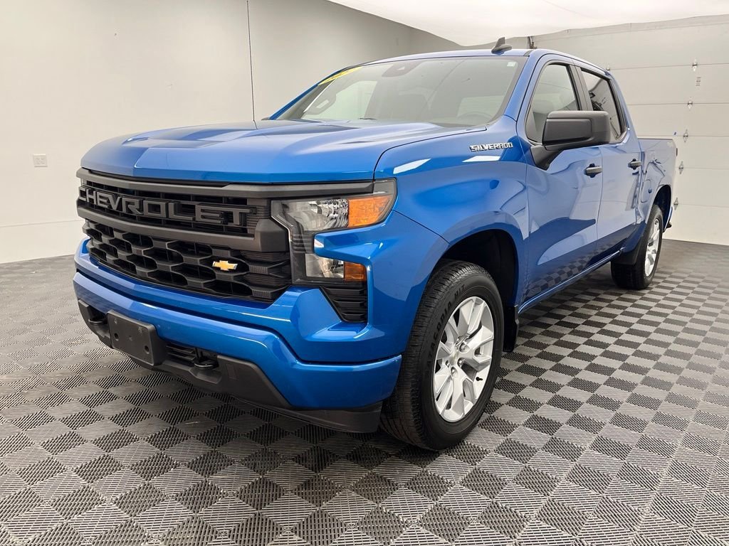 Used 2022 Glacier Blue Metallic Chevrolet Custom image 13