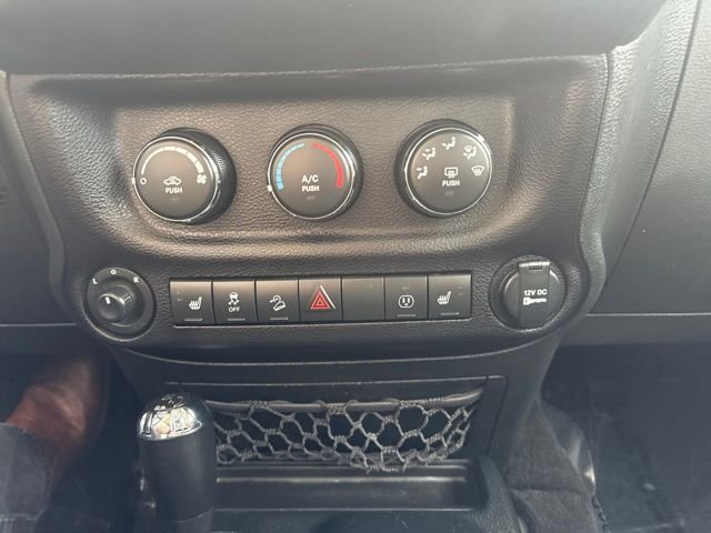 Used 2017 White Jeep Unlimited Sahara image 17