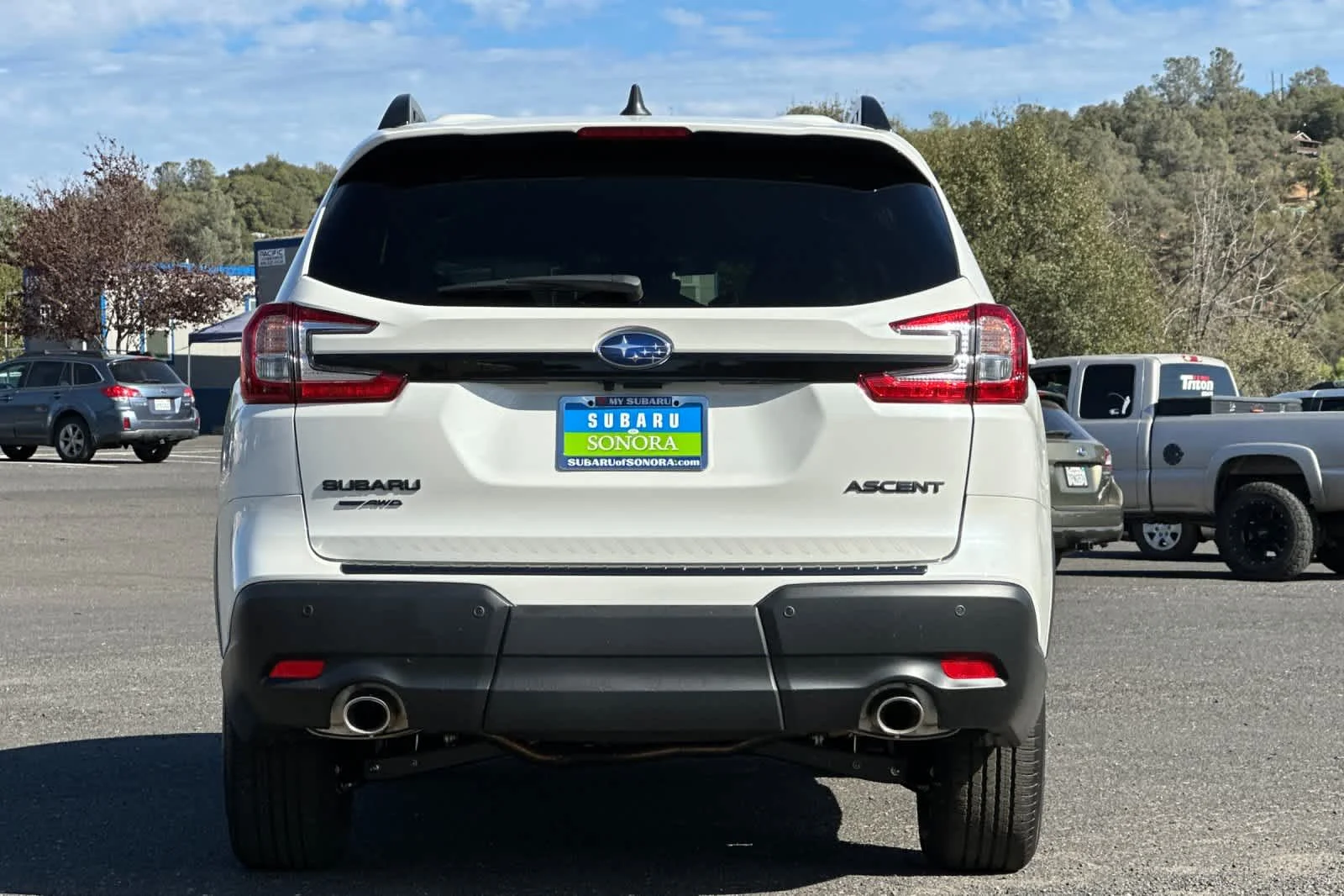 New 2026 CRYSTAL WHITE PEARL Subaru Premium 7-Passenger image 4