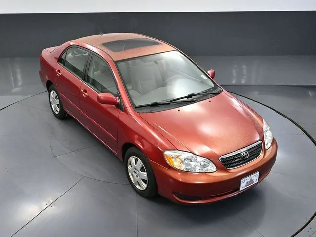 Used 2005 Red Toyota LE image 49