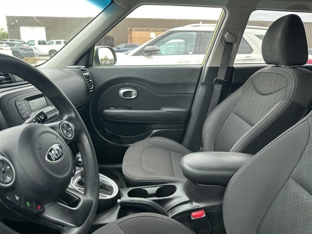 Used 2015 Green Kia Base image 6
