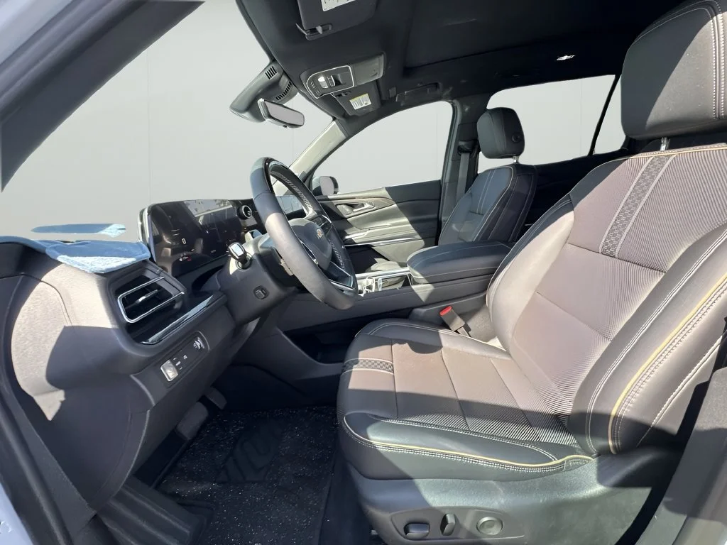 Used 2026 Polar White Tricoat Chevrolet High Country image 10