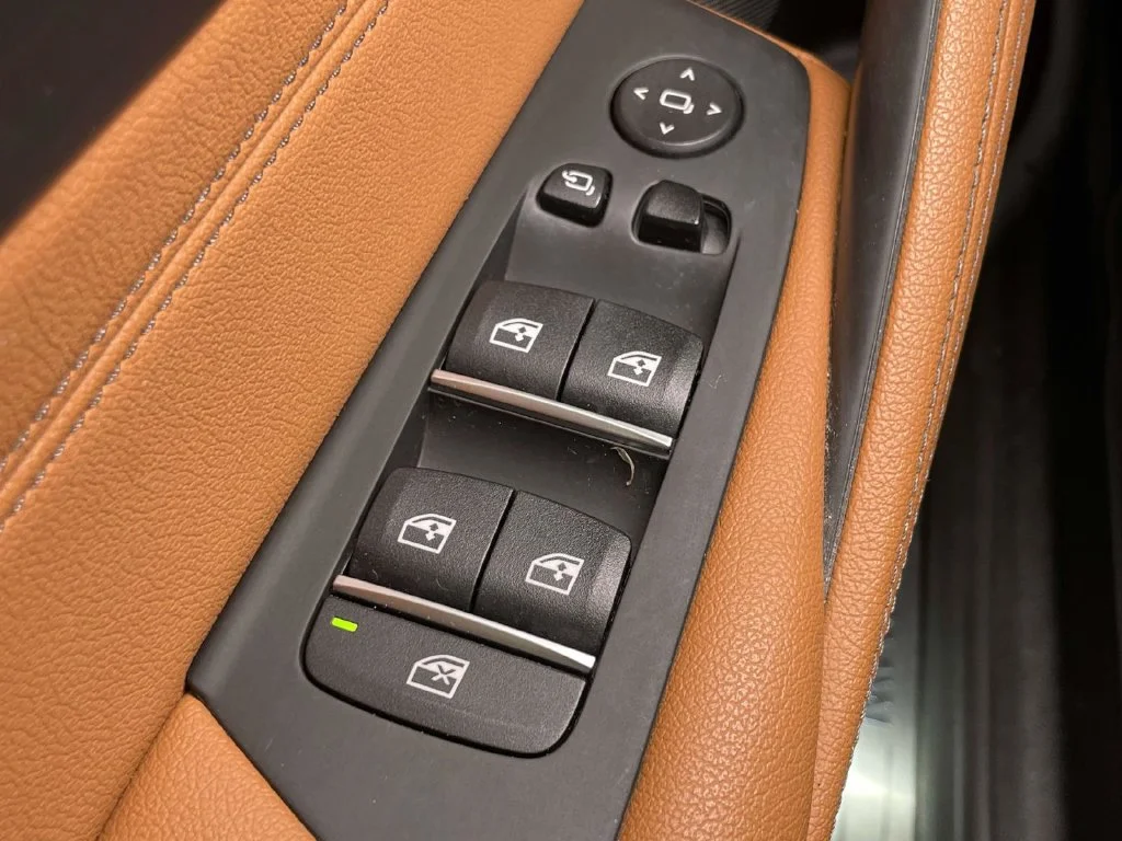 Used 2023 Gray BMW 530e iPerformance image 33