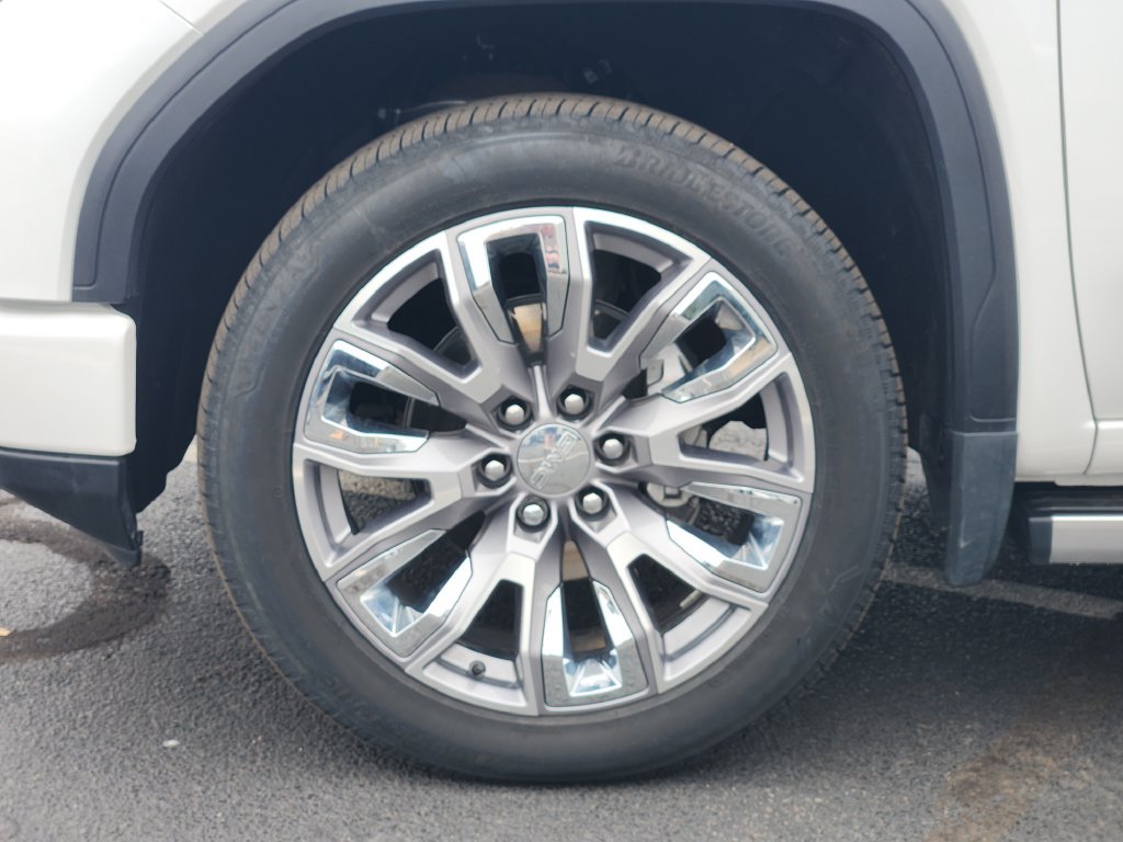 Used 2025 White GMC Denali image 13
