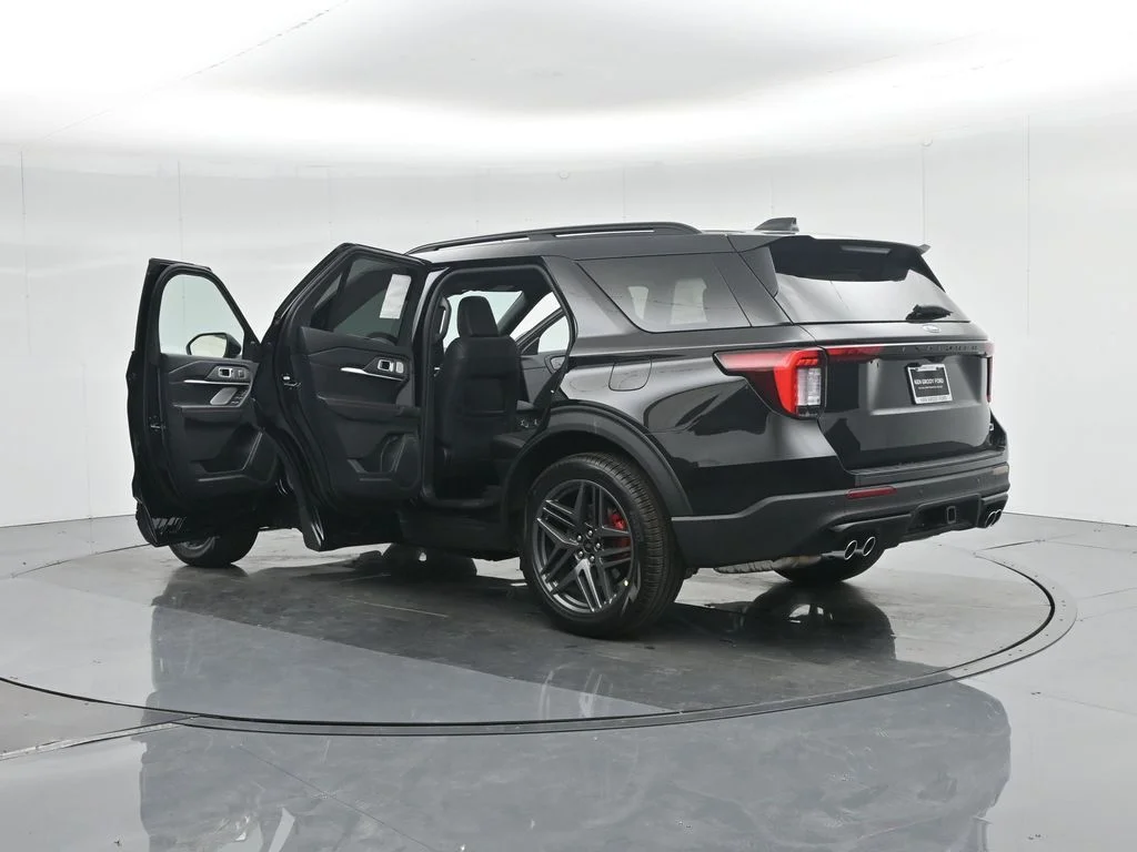 New 2026 Agate Black Metallic Ford ST image 18
