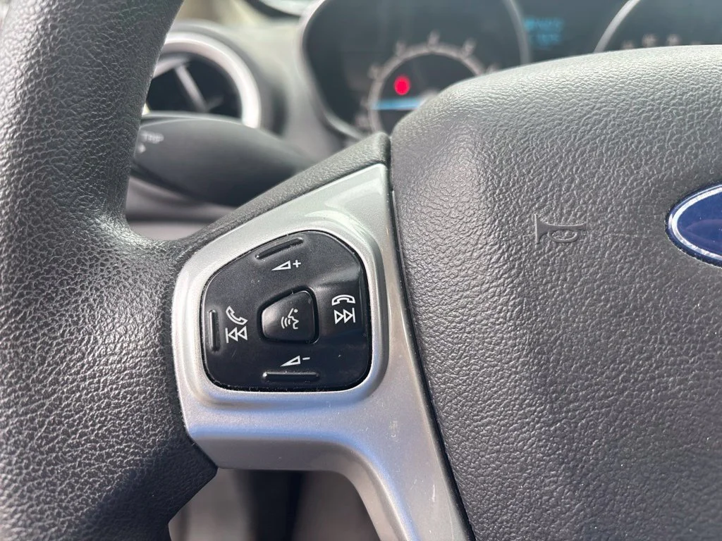 Used 2019 Black Ford SE image 18