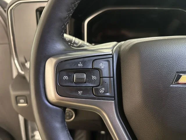 Used 2025 Summit White Chevrolet LTZ image 18