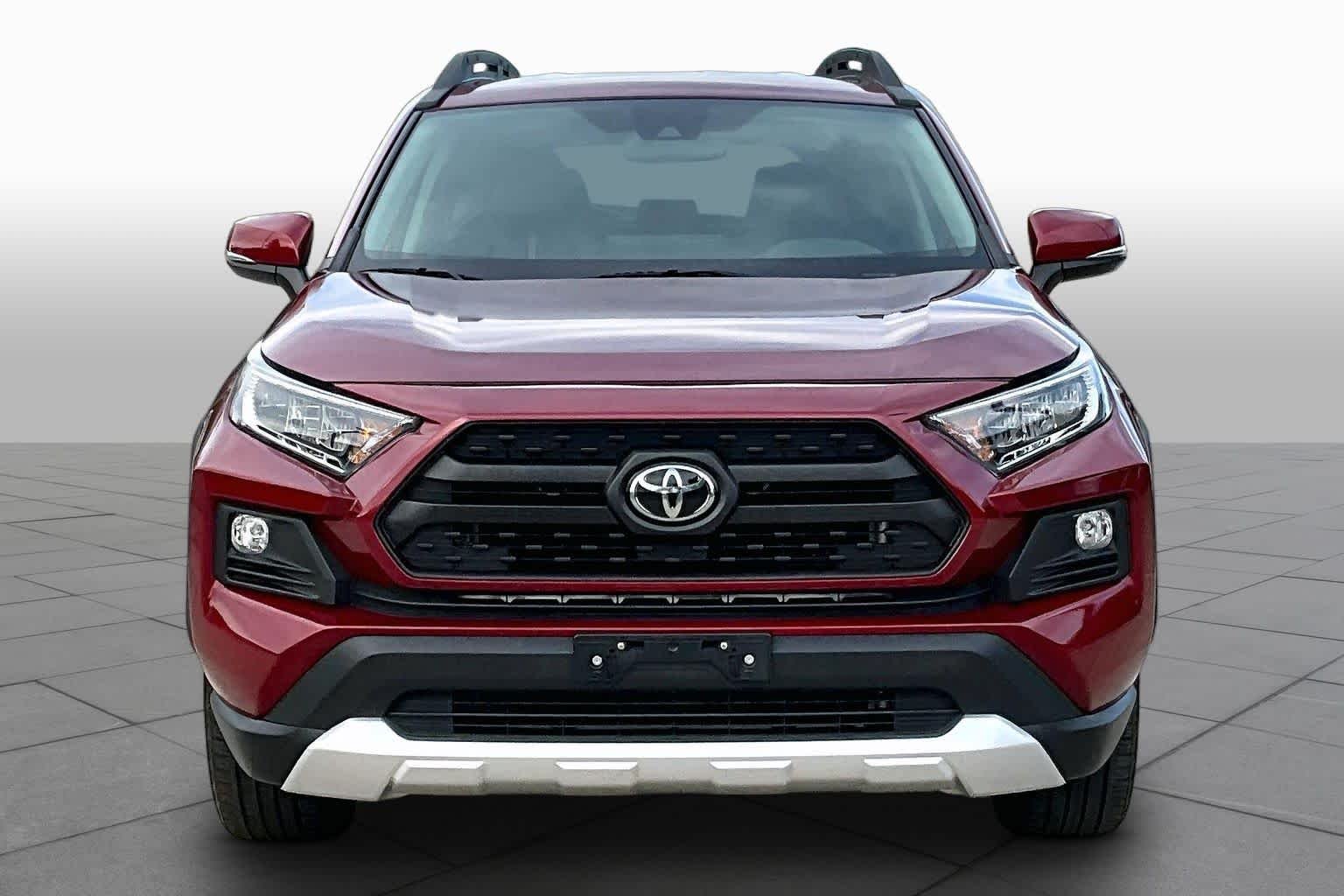 Used 2019 Ruby Flare Pearl Toyota Adventure image 4