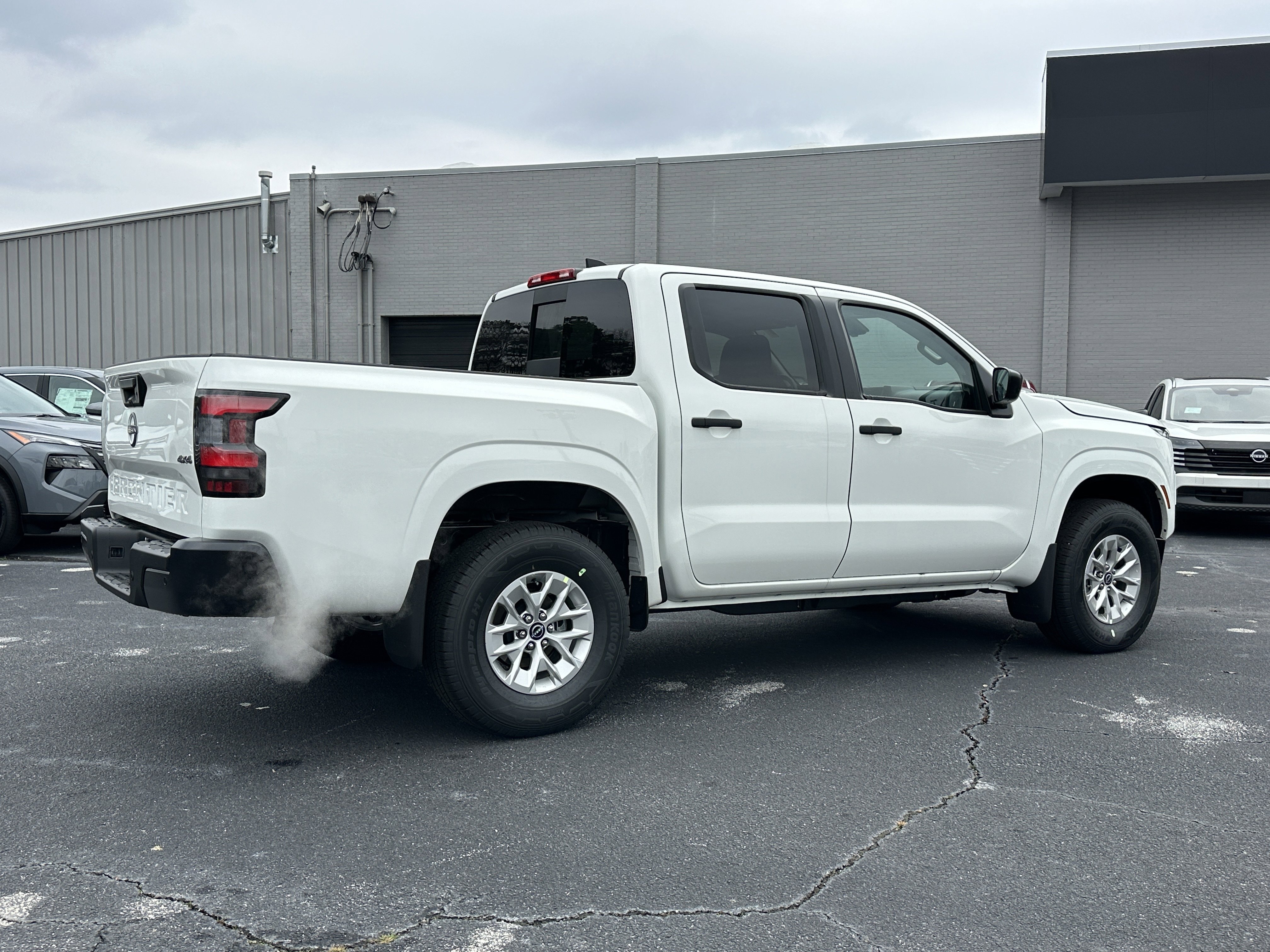 New 2026 Glacier White Nissan S image 8