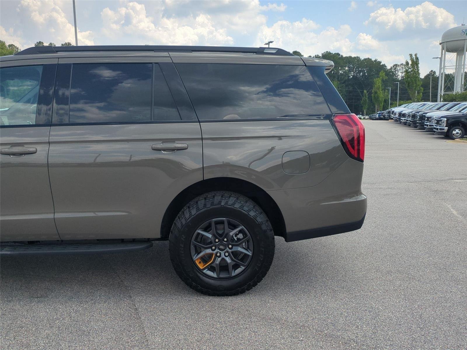 New 2026 Marsh Gray Ford Tremor® image 11