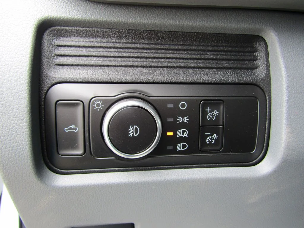 New 2026 Oxford White Ford F-350® XL image 19