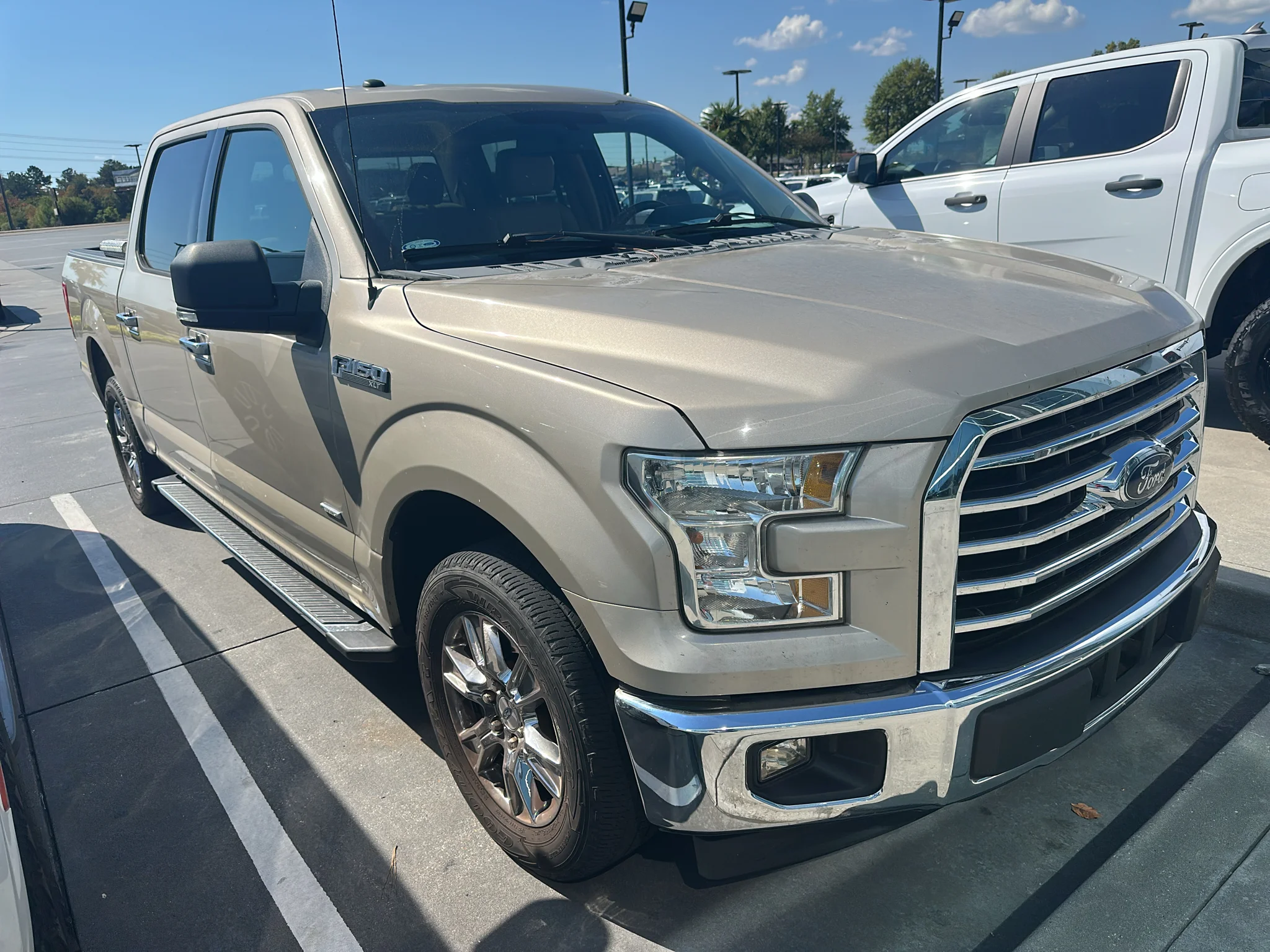Used 2017 White Gold Ford XLT image 2