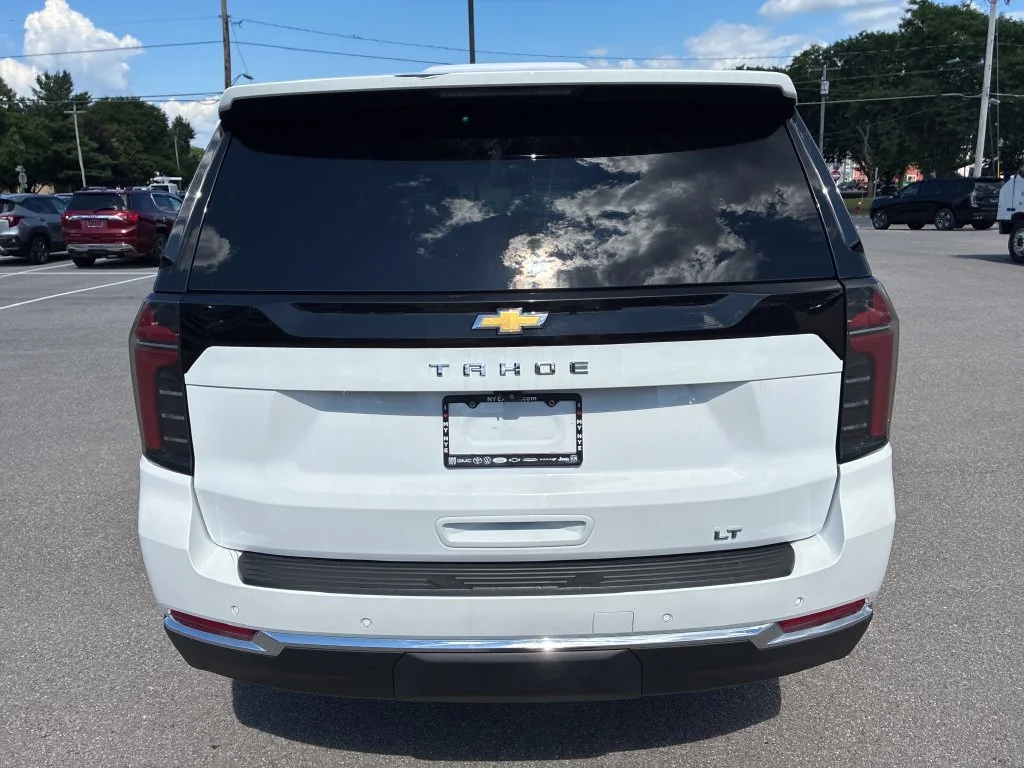 Used 2025 Summit White Chevrolet LT image 6