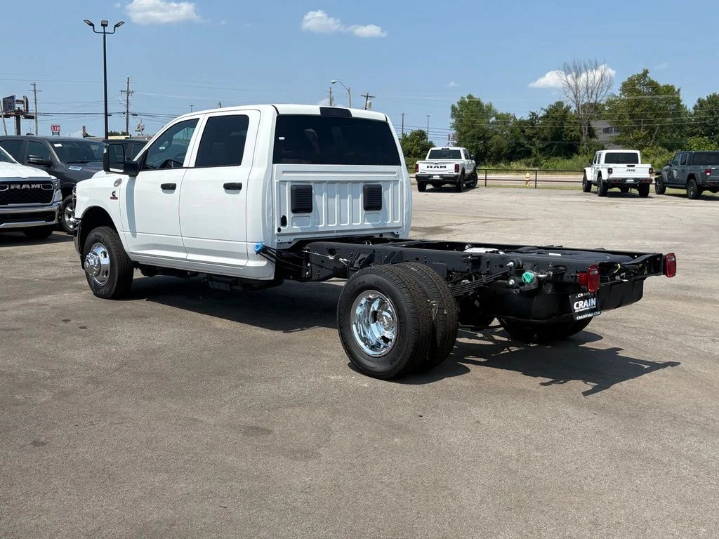 New 2026 Bright White Clear-Coat Exterior Paint RAM Tradesman image 5