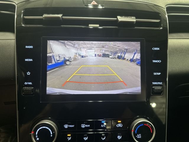 Used 2024 Silver Hyundai SE image 29