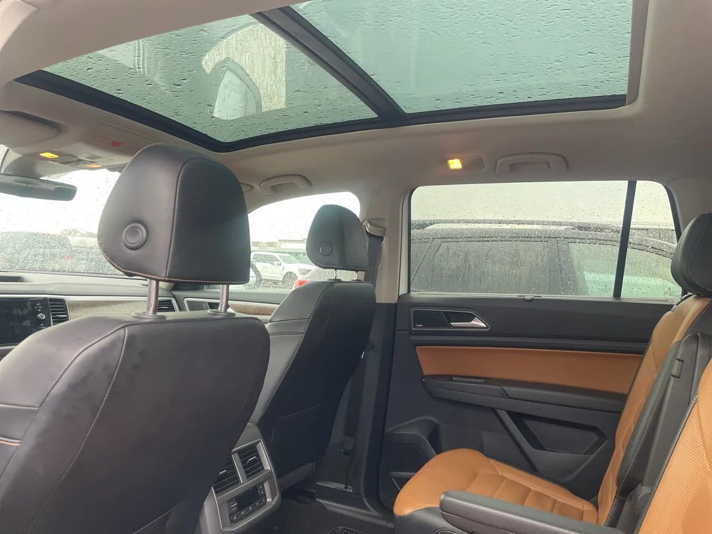 Used 2019 Pure White Volkswagen 3.6L V6 SEL Premium image 14