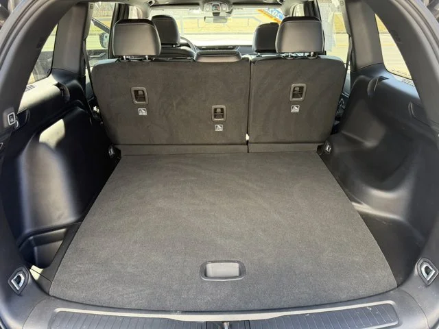 Used 2025 Baltic Gray Metallic Clearcoat Jeep Altitude X image 18