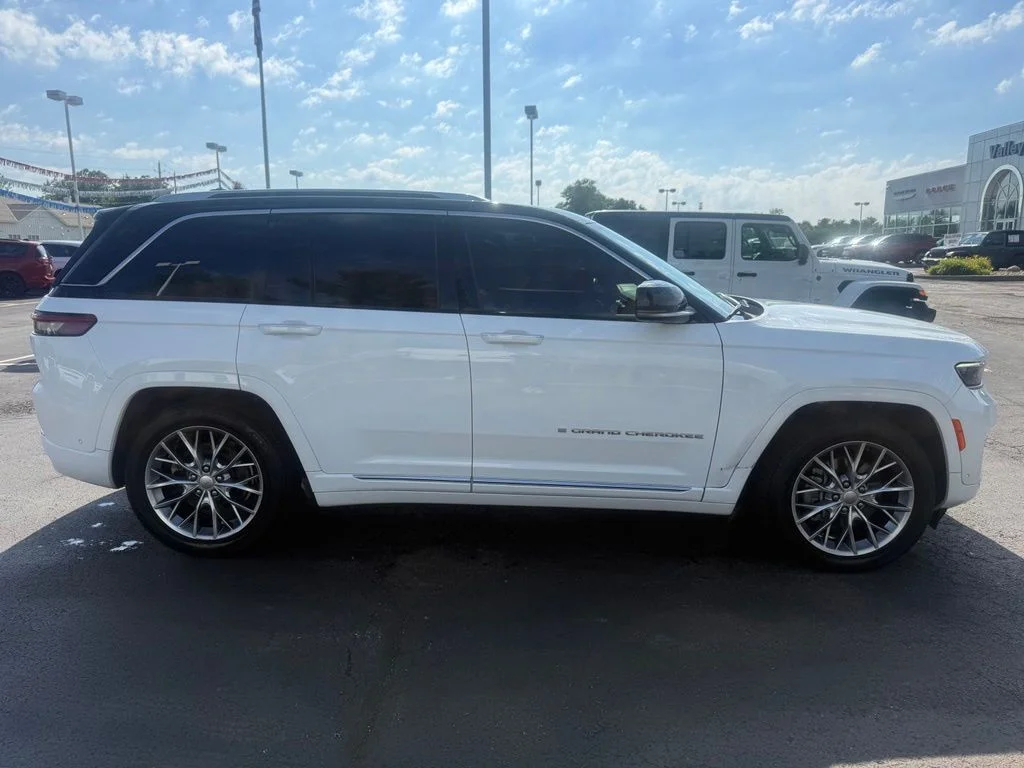 Used 2022 White Jeep Summit image 8