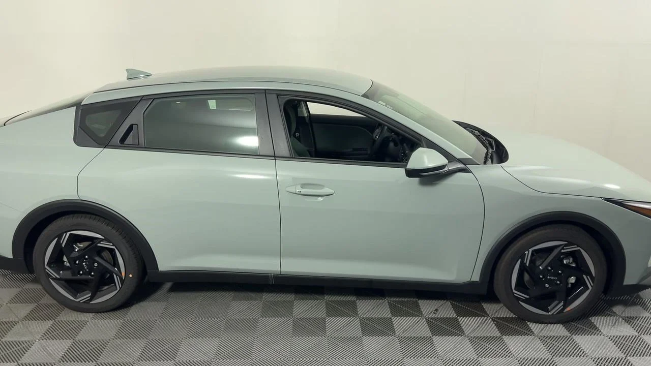 New 2026 Morning Haze Kia EX image 7