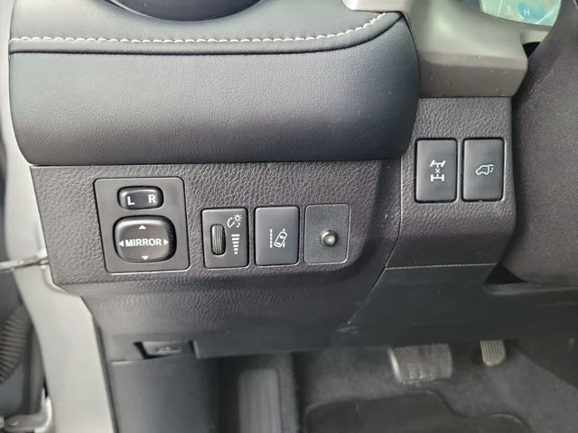 2017 Toyota RAV4 Limited - Photo 25