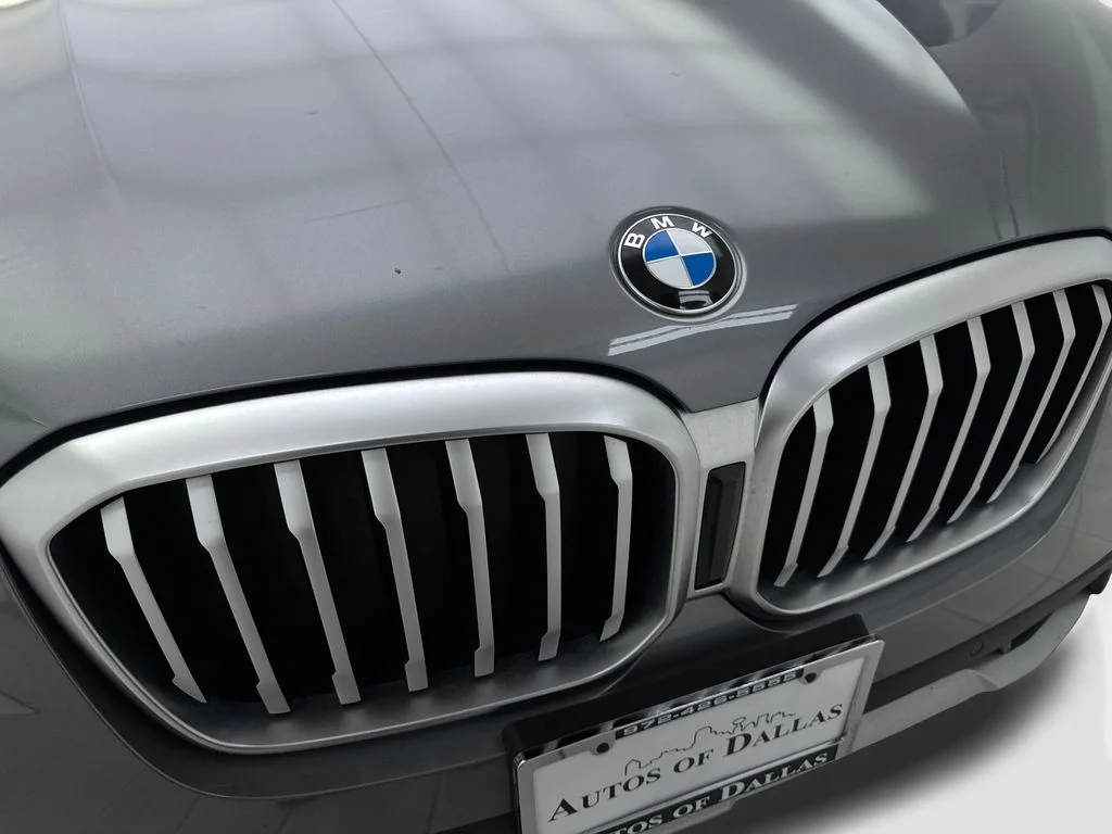 Used 2024 Gray BMW sDrive30i image 25