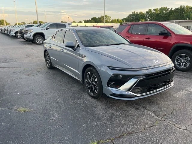 2025 Hyundai Sonata SEL's photo