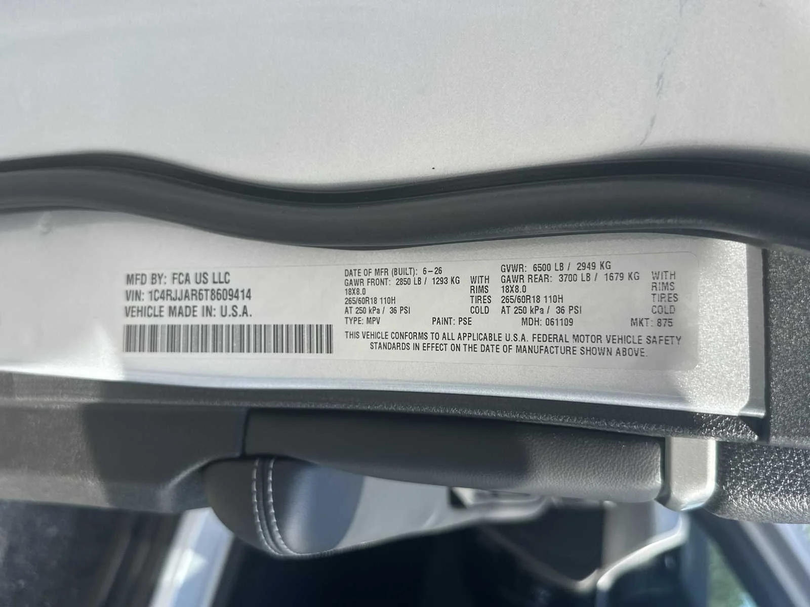 New 2026 Silver Zynith Exterior Paint Jeep Laredo Altitude image 30