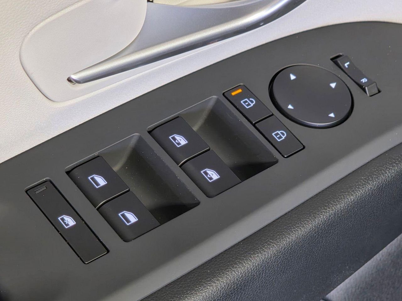 New 2026 Hampton Gray Hyundai SEL Plus FWD image 21