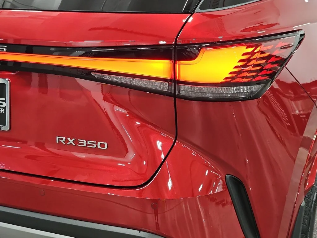 New 2026 Matador Red Mica Lexus PREMIUM image 32