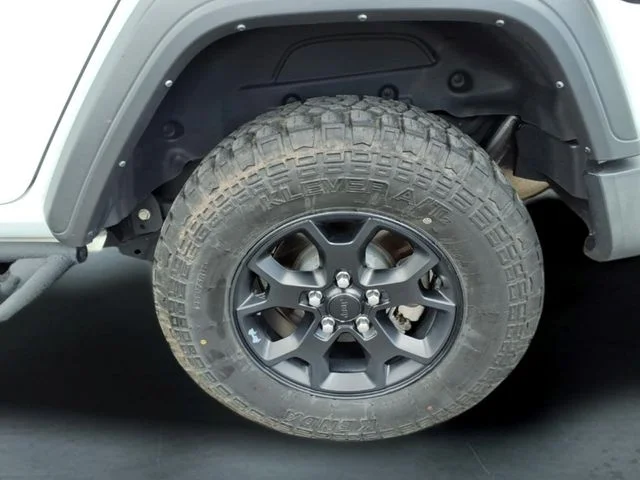 Used 2022 White Jeep Unlimited Willys image 14