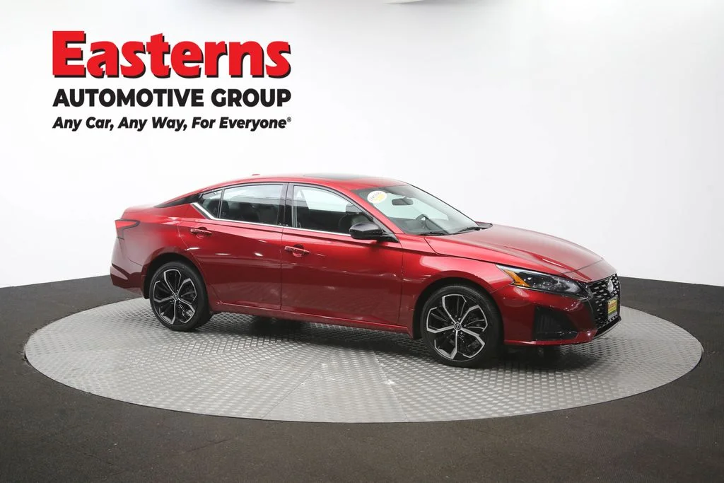 Used 2023 Red Nissan 2.5 SR image 48